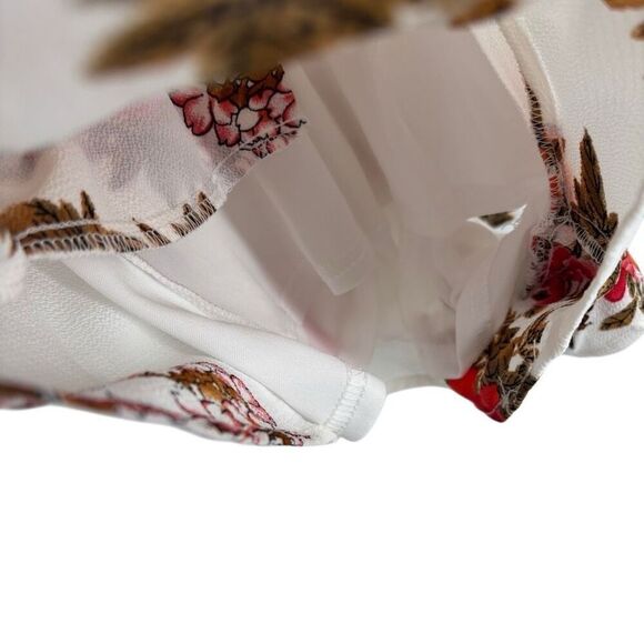 Umgee Sleeveless Open Back Floral Romper White/Multi Size Medium NWT - Picture 15 of 15